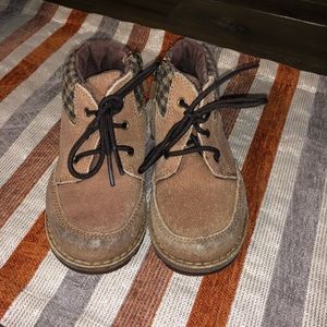 Toddler boy UGG boots 🥾